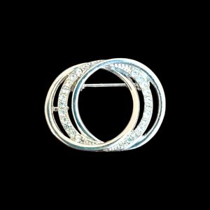 Vintage - Elegant Silvertone Classic Brooch with Crystal Accents